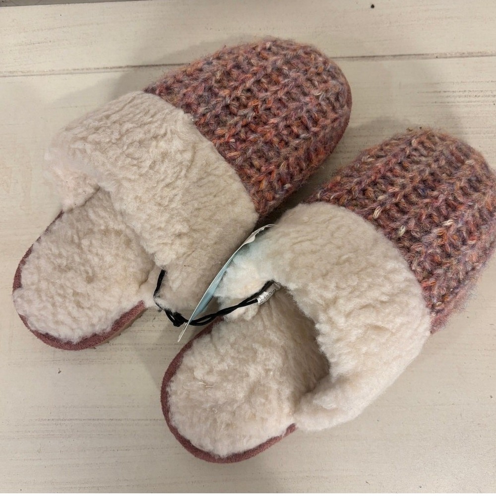 Magellan Outdoors Slippers Clogs Womens Small 5-6 Pink Faux Fur Lined Knit Sole